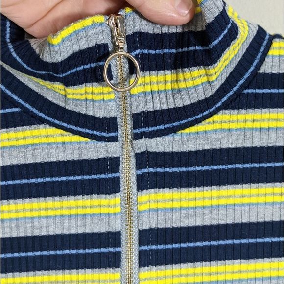 90s style striped long sleeved partial zipper top yellow blue grey size Medium - Picture 5 of 6